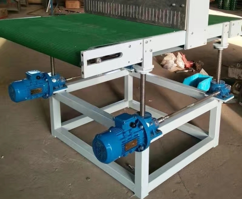 砂光機(jī)配套的帶式輸送機(jī).jpg 砂光機(jī)配套的帶式輸送機(jī).jpg